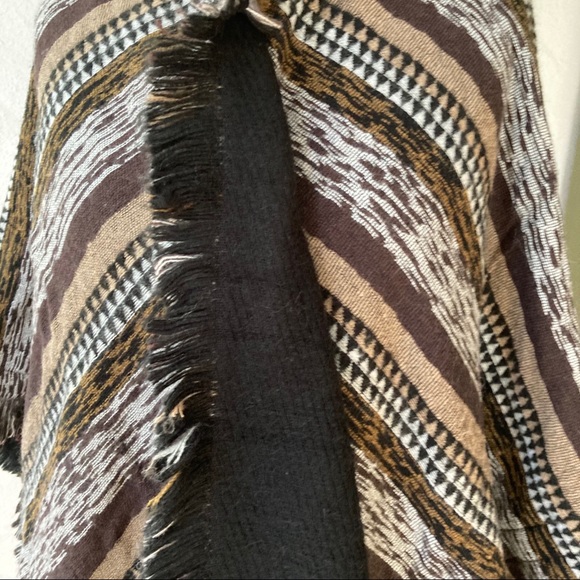 Lucky Brand Poncho - Picture 3 of 8